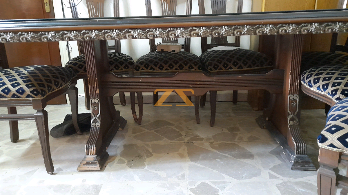 طاولة سفرة مع ست كراسي