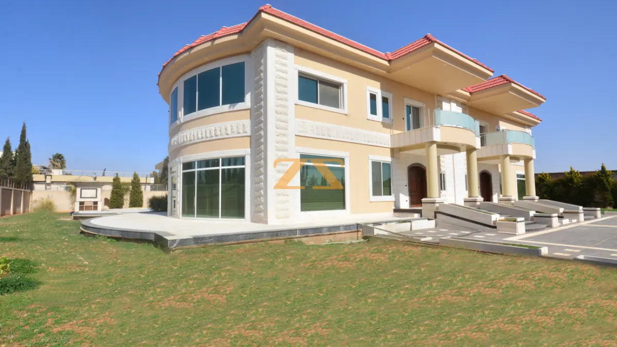 للبيع فيلا فخمة بسعر مغري في ريف دمشق دروشا